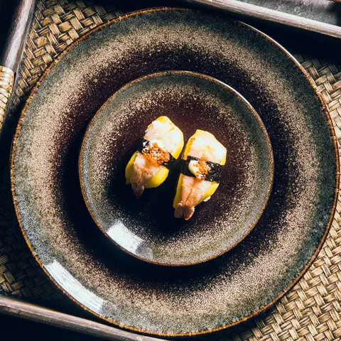 Assiette japonaise en grès à glaçure réactive Guinomi