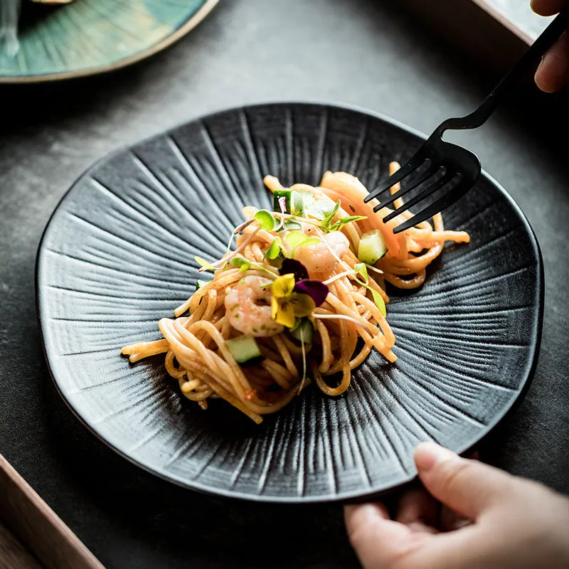 Assiette japonaise en grès à relief rayonnant Kanazawa, vue 5