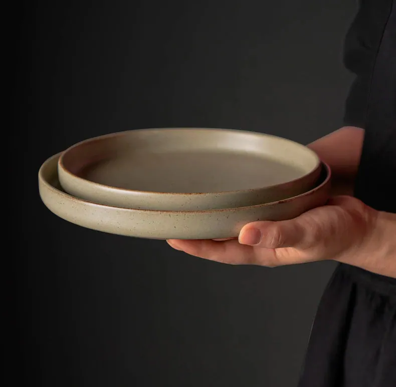 Assiette japonaise en grès émaillé Zéphyr, 20 et 22,5 cm, vue 2