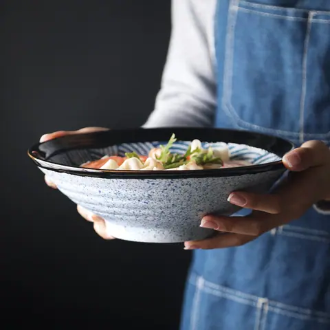 Bol à ramen japonais en porcelaine bleue Pagode, 24,5 cm