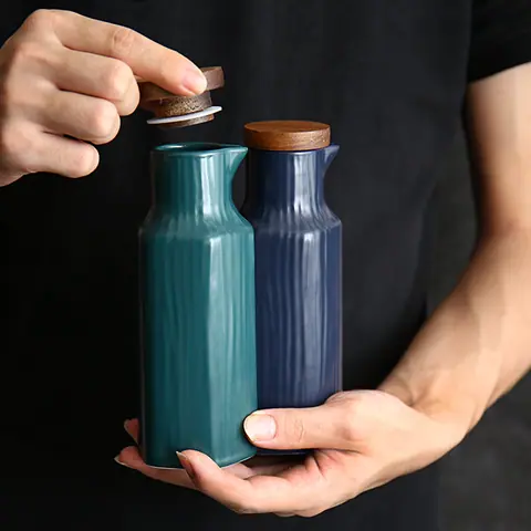 Bouteille japonaise en céramique émaillée Céruléen