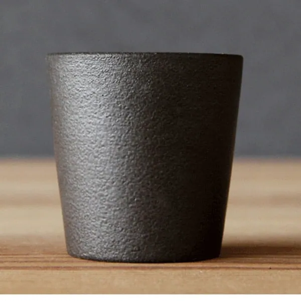 Petite tasse japonaise en grès texturé Lichen, vue 2