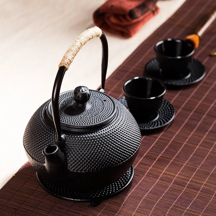 Service à thé japonais, théière en fonte et tasses Vapeur, vue 2