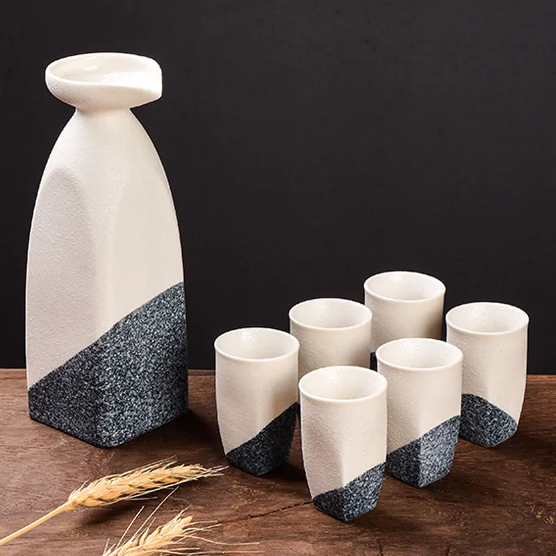 Set à saké japonais en grès Nadir : carafe et tasses, vue 2