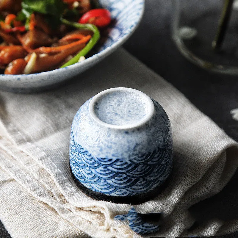 Set à saké japonais en céramique Zénith : carafe tokkuri et tasses, vue 3