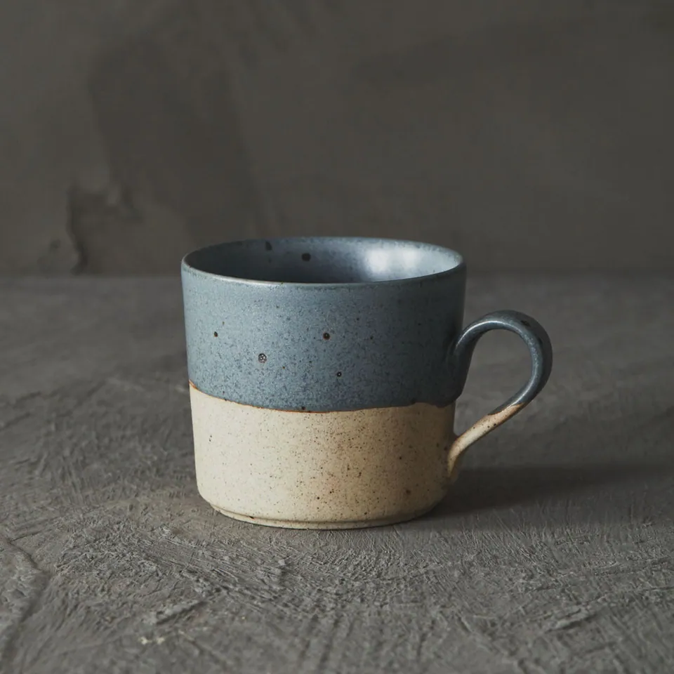 Tasse à café en grès émaillé avec anse Jade, vue 2