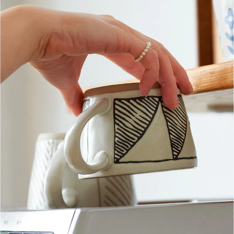 Tasse Azimut en grès émaillé, 280 ml, décors floral ou graphique, vue 3