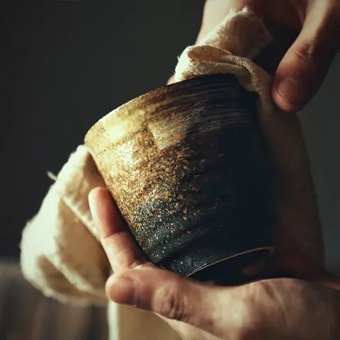 Tasse japonaise en grès émaillé gris-bleu mat Prussien
