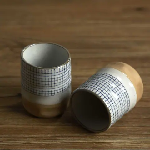 Tasse japonaise en céramique à motif quadrillé Sépia