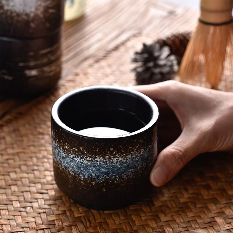 Tasse japonaise en grès à glaçure réactive Verdigris, vue 3