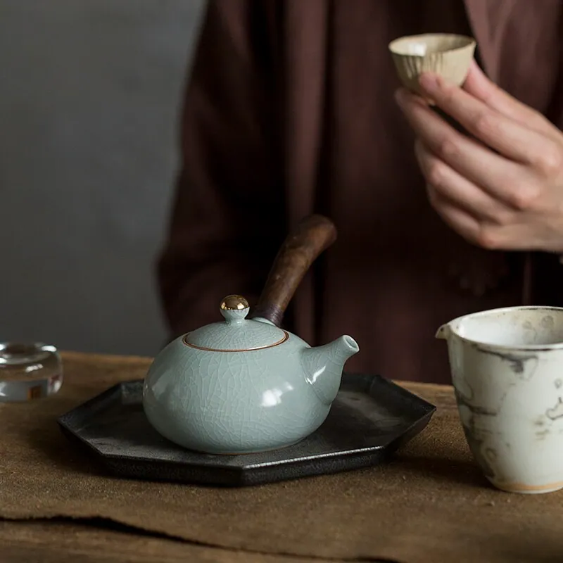 Théière japonaise en céramique à manche latéral Sérail, vue 3