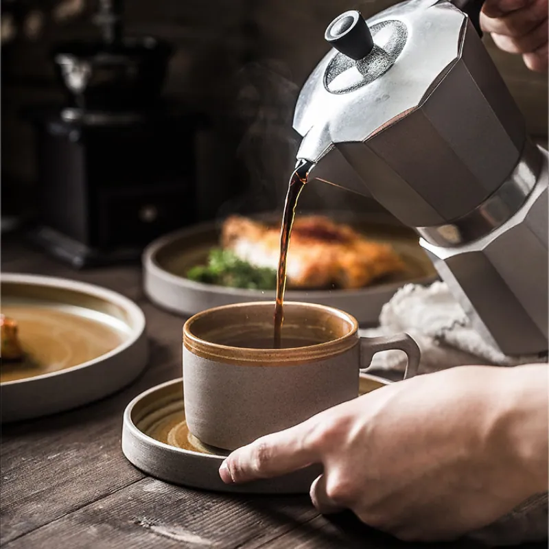 Vaisselle japonaise en grès Brûme : assiettes, bols et tasse, vue 8