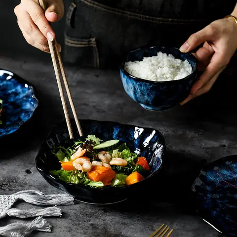 Vaisselle japonaise en grès Vallée : assiettes, bols et plateau